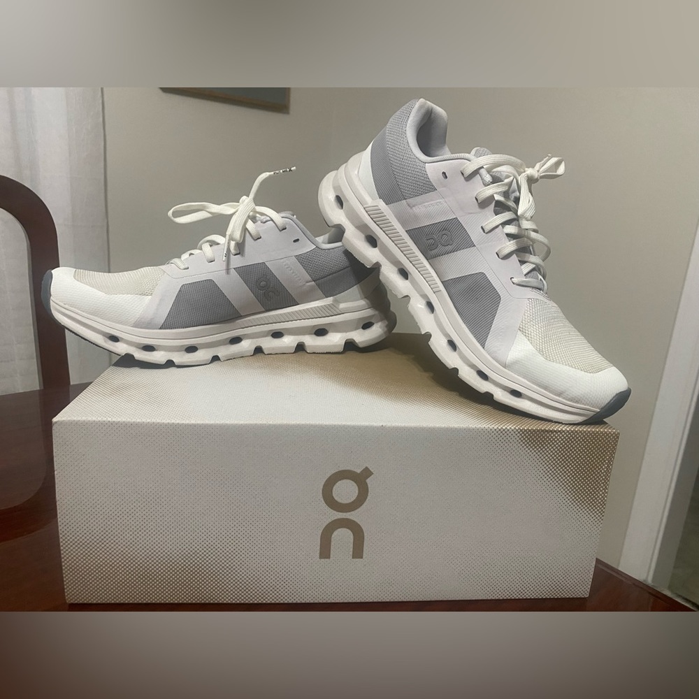 On Cloud Cloudrunner Shoes 8.5W